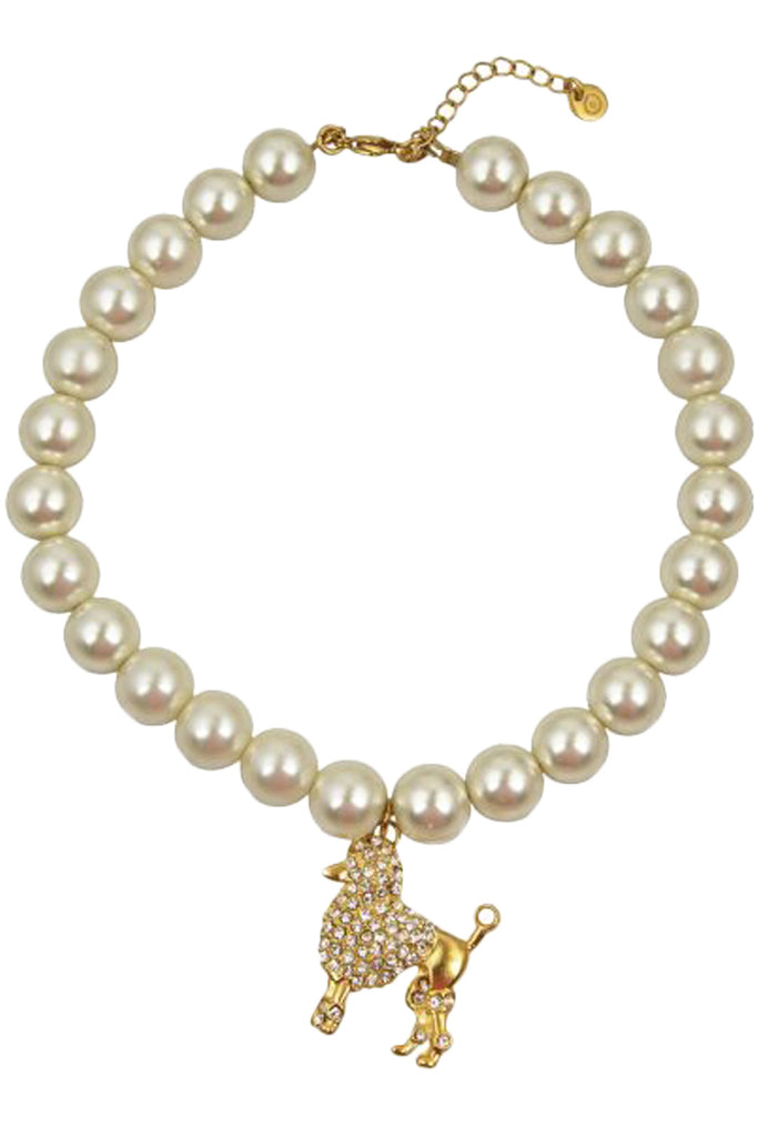 The Brenda necklace in gold and pearl colours from the brand MAYOL